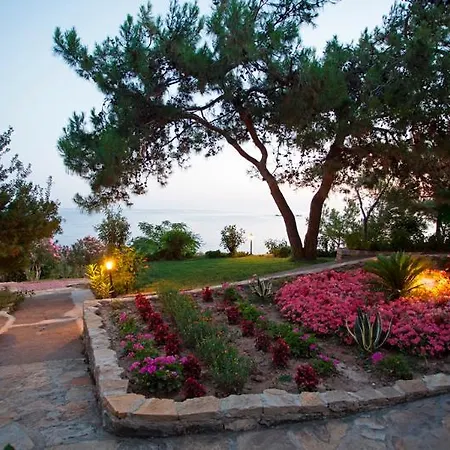 Miarosa Incekum West